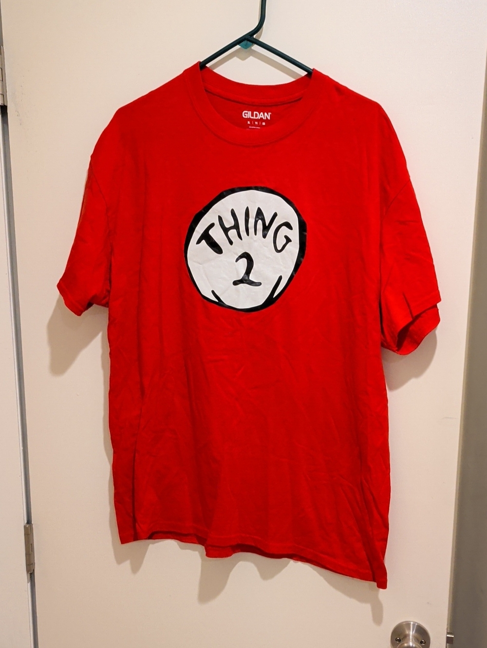 Gildan Red Short-Sleeve 'Thing 2' Graphic Tee